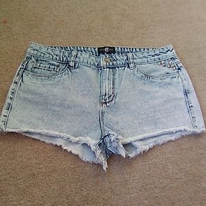 CELLO Jean Shorts